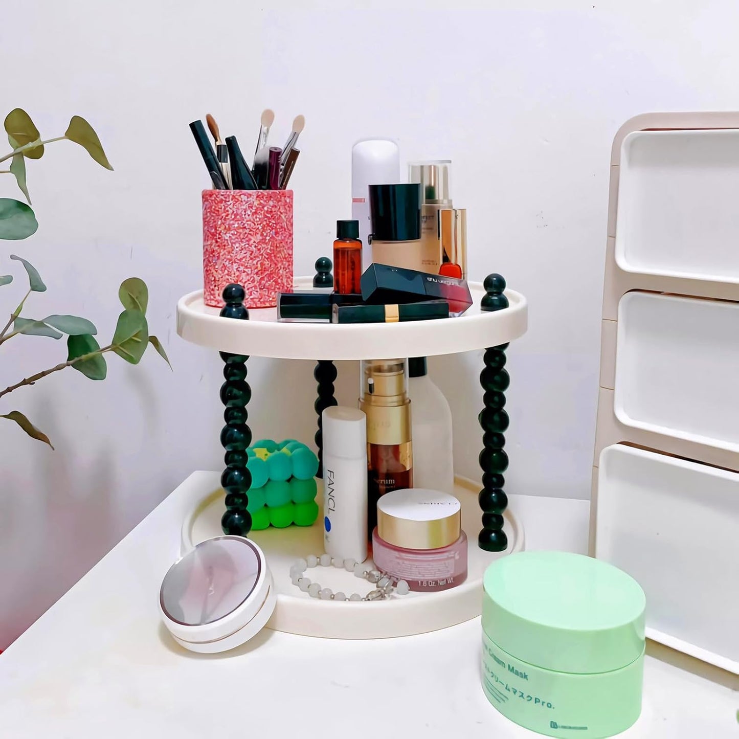 2 Tier Makeup Organizer, Skincare Make up Storage Perfume Organizers Tray for Vanity Dresser Bathroom Counter, Cute Cosmetic Lotion Jewelry Countertop Display Case (Round)